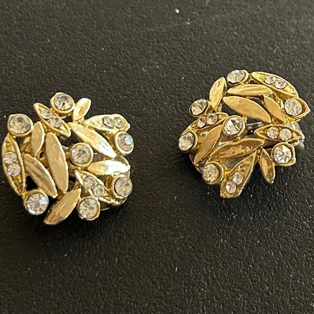 Superbe vintage earrings with strass
